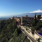 Taormina in voorjaar met Etna